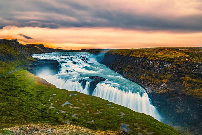 Golden Circle Cruise Arrival: Exclusive Small Group Tour - What the small group changes