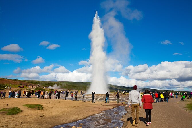 Golden Circle Full-Day Tour from Reykjavik with Admission to Sky Lagoon - The Reykjavik break and the move to Sky Lagoon
