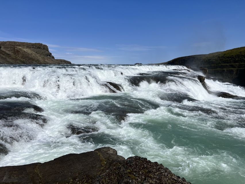 Golden circle, hot spring bakery, tomato farm private tour - Meeting and feeding Icelandic horses