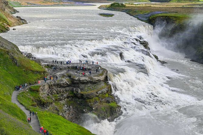 Golden Circle & Northern Lights Tour from Reykjavik - Hveragerði and the break in Reykjavik