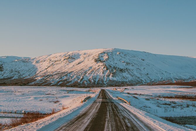 Golden Circle, Secret Lagoon & Friðheimar (Small Group) - Þingvellir, where geology meets parliament