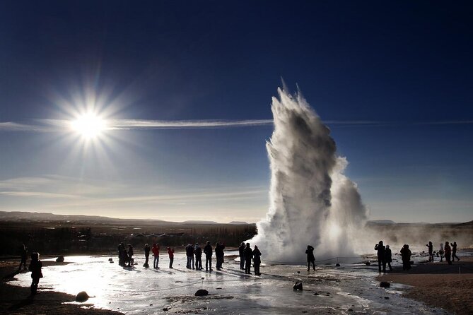 Golden Circle Tales, Tomato Farm & Kerid – Small Group from RVK - Thingvellir connects Iceland’s geology and government