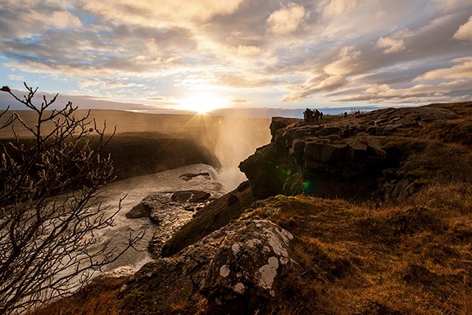 Golden Circle, Volcano Crater and Blue Lagoon Small-Group Tour - Guides make the difference
