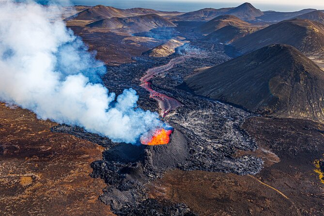 Helicopter Tour Over Iceland’s Reykjanes Volcano Eruption Site - What the pilot adds to the experience