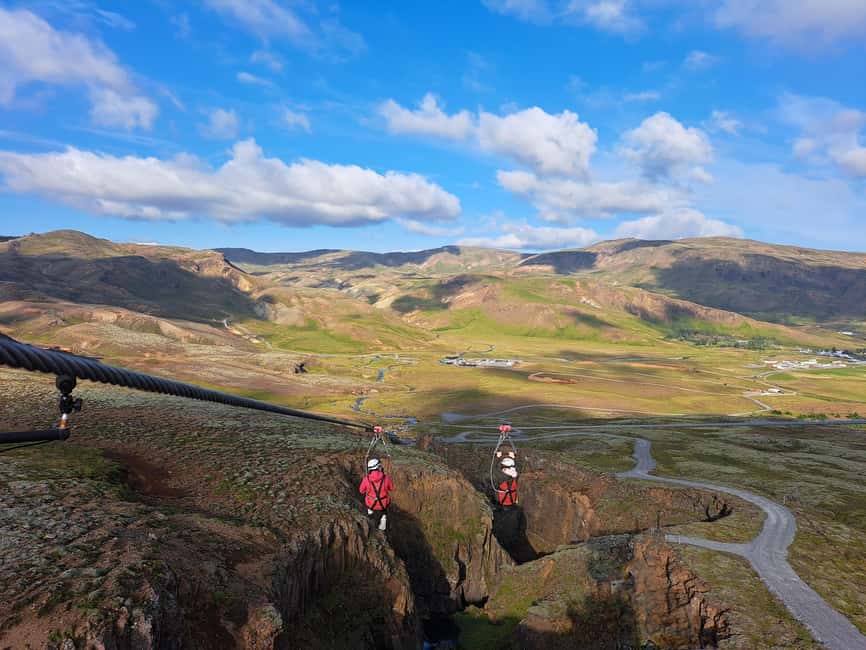 Hveragerdi: Mega Zipline Experience - The five-minute transfer to Black Canyon