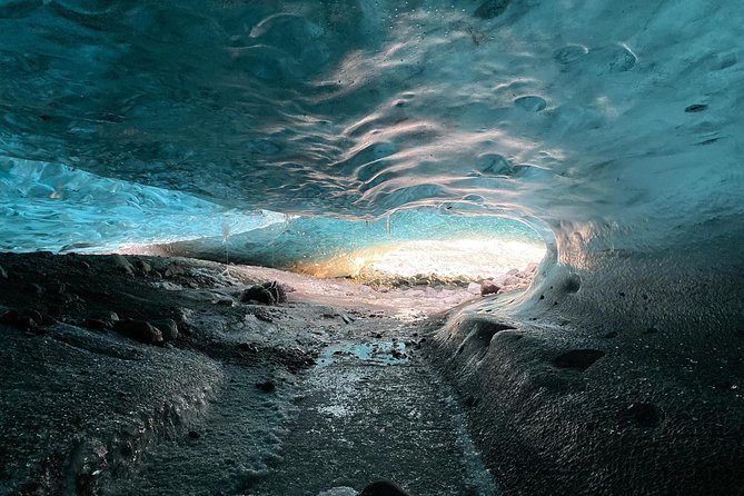 Ice Cave and Glacier Exploration Tour of Vatnajökull from Jökulsárlón - Clothing matters more than the price tag
