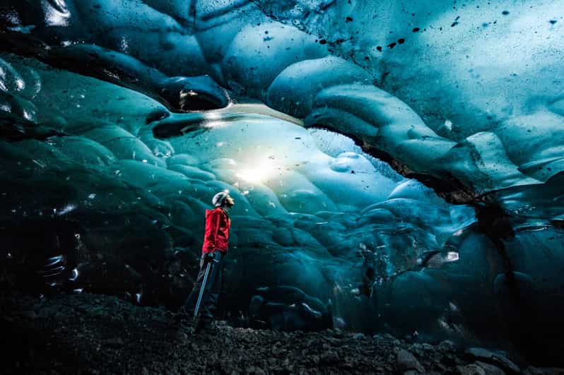 Iceland 3-Day Tour Golden Circle, Glacier Lagoon, & Ice Cave - Day one: Thingvellir, Geysir, and Gullfoss