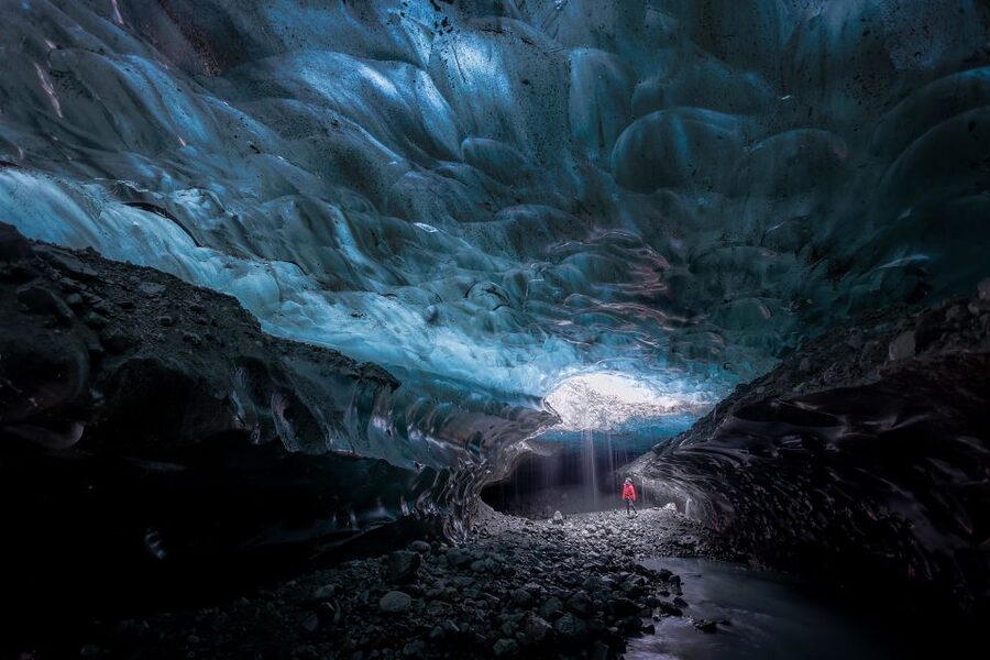 Iceland: Ice Cave Captured with Professional Photos - Reaching the glacier by Super Jeep