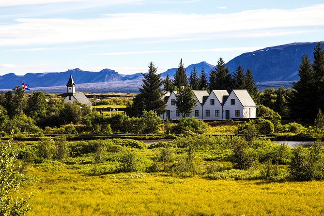 Iceland Stopover: The Golden Circle Day Tour - The long ride back through southern farmland