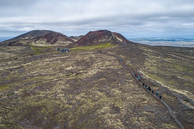 Inside the Volcano: Small-Group Tour and Lava Field Hike - Safety at the crater rim
