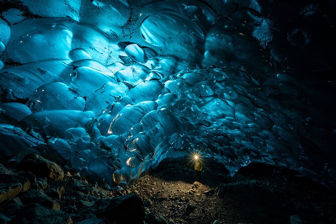 Jökulsárlón: Blue Ice Cave and a Long Glacier Hike - Lunch, photographs, and the pace of the day