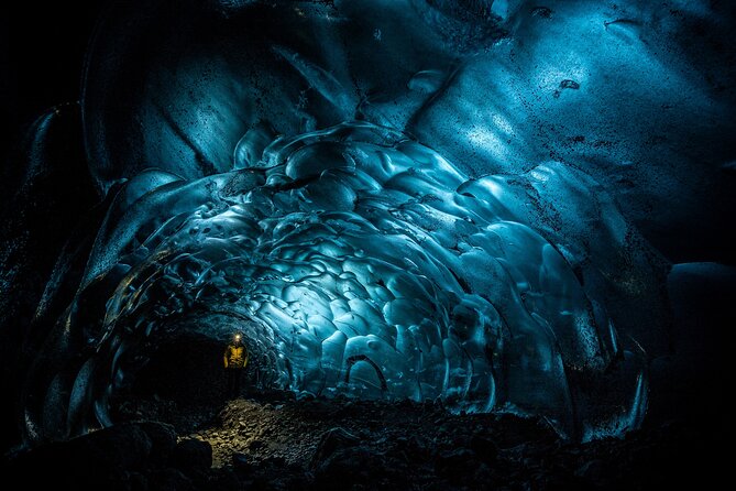 Jökulsárlón: Blue Ice Cave and a Long Glacier Hike - The ride from Jökulsárlón to the glacier