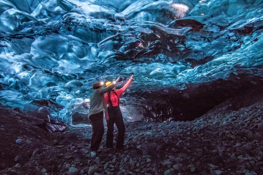 Jökulsárlón: Crystal Ice Cave Super Jeep Tour - Inside Breiðamerkurjökull, the ice does the decorating