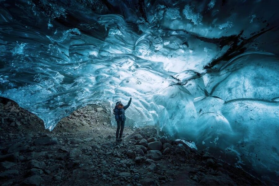 Jökulsárlón: The Original Ice Cave Tour on Vatnajökull - Walking from the vehicle onto the glacier