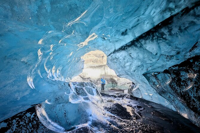 Jökulsárlón: Visit a Natural Blue Ice Cave - Weather and the Reality of a Moving Glacier
