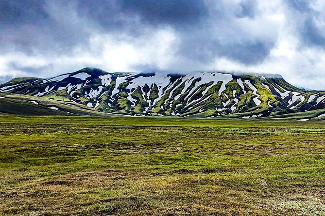 Landmannalaugar, Hekla, Sigoldugljufur 4x4 tour with Hiking - The natural pool: a bonus, not the main reason to go