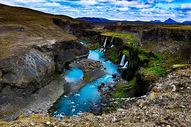 Landmannalaugar, Hekla, Sigoldugljufur 4x4 tour with Hiking - Ljótipollur, the blue lake in an explosion crater