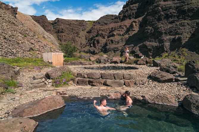 Lava Waterfalls, Sagas & Unique Canyon Baths - Small Group Tour - Hraunfossar and Barnafoss: two very different waterfalls