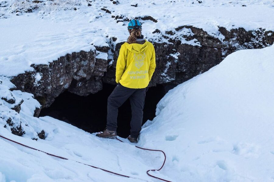 Leidarendi Cave: Lava Tunnel Caving from Reykjavik - Why the group size matters underground