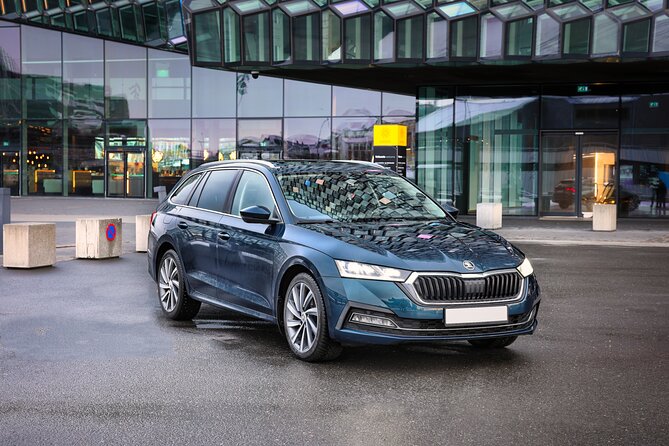 Luxury Private Transfer from Reykjavik to Keflavik Airport - The 45-Minute Ride to Keflavik Airport