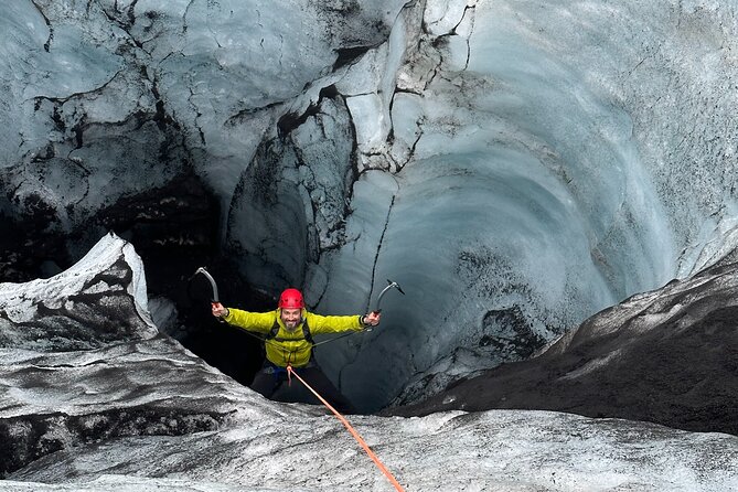 Micro group - Ice climbing at Sólheimajökull - Why Sólheimajökull makes a good climbing classroom