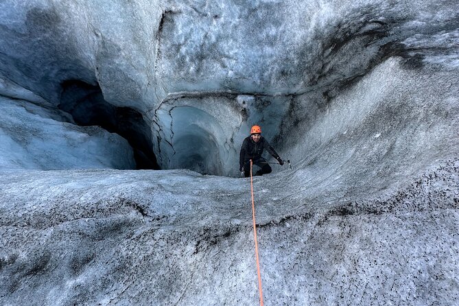 Micro group - Ice climbing at Sólheimajökull - The 15-minute walk from the parking area