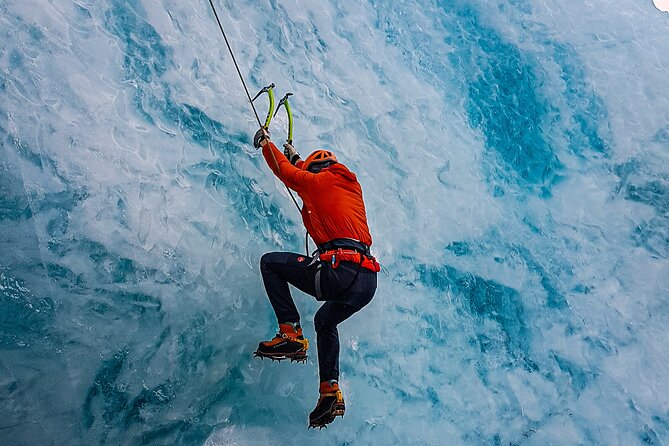 Micro group - Ice climbing at Sólheimajökull - Four hours of climbing instead of a quick glacier stop