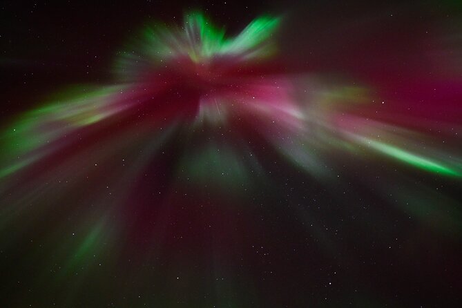 Northern Lights 4x4 Tour with Pastries and Cocoa from Reykjavik - Cocoa, pastries, and the small comforts