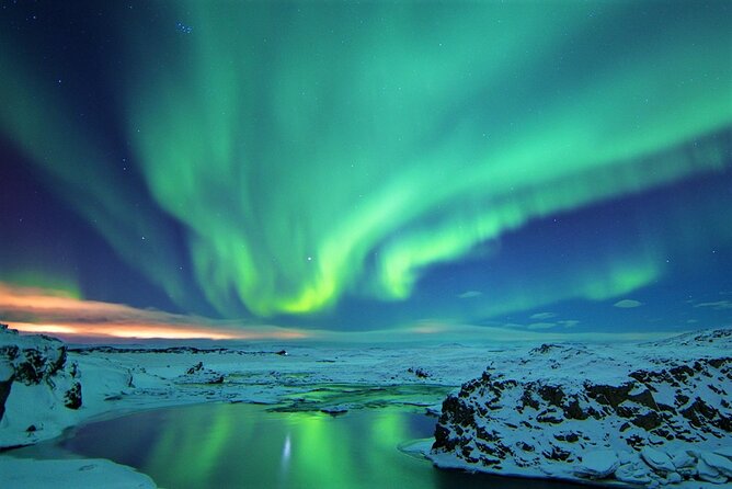 Northern Lights Bus Tour from Reykjavik with Hot Chocolate - Hot chocolate, fires, and the waiting game