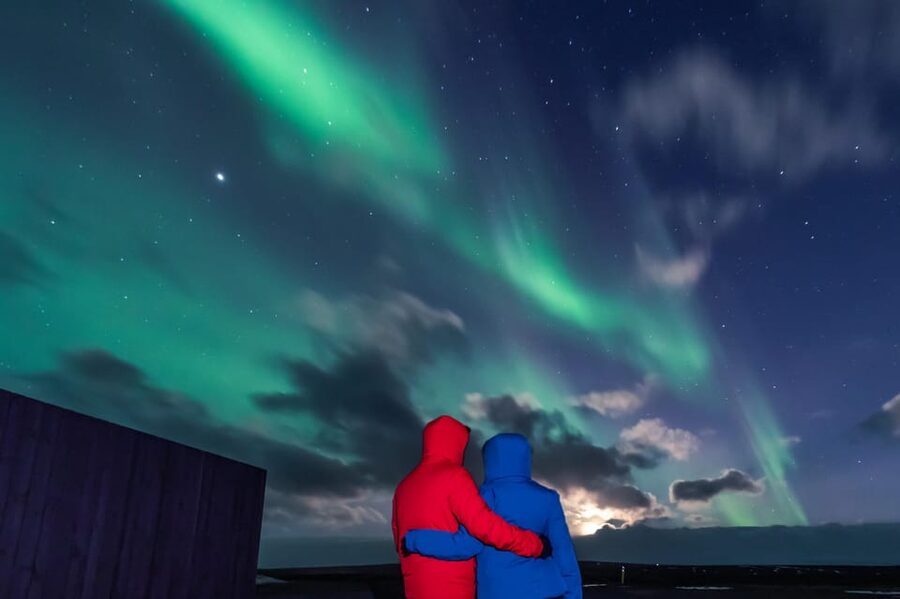 Northern Lights in Mini Bus, Photos, Hot Cocoa and Pastries - Practical details that matter on the night