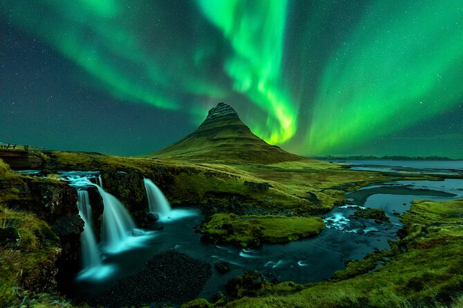 Northern Lights Small Group Tour from Reykjavik - Why the guide matters more than the vehicle
