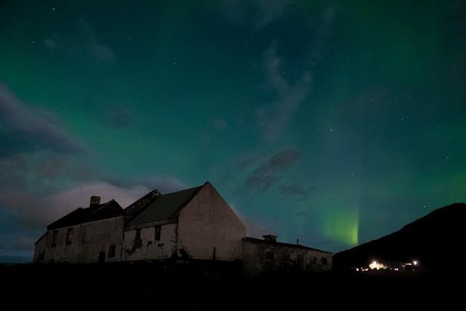 Northern Lights Small-Group Tour with Hot Chocolate & Photos - Cold, Toilets, and Other Practical Details
