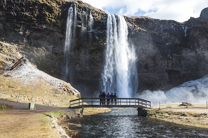 Private 2-Day Glacier Lagoon, Ice Cave and Northern Lights - Fjadrargljufur Canyon and the road east