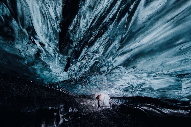 Private 2-Day Glacier Lagoon, Ice Cave and Northern Lights - The Super Jeep and the natural ice cave