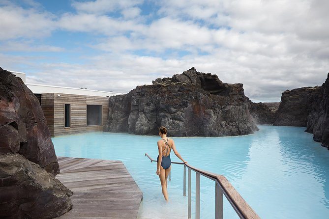 Private Airport - Blue Lagoon - Reykjavík - The short ride from Keflavík to the Blue Lagoon