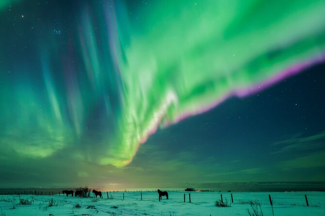 Private Aurora Hunt with Photos in Super Defender - A Private Tour for Proposals and Small Groups