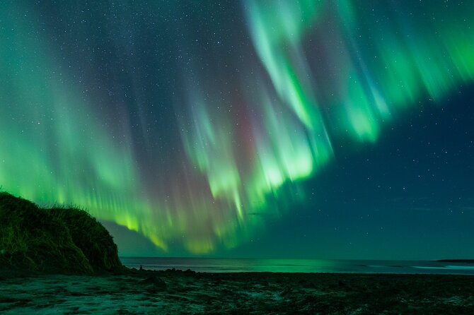 Private Aurora Hunt with Photos in Super Defender - The Waiting Game Under Icelandic Skies
