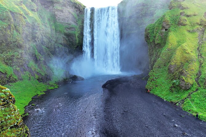 Private Classic South Coast Tour - Skogafoss and the trail toward Fimmvorðuhals