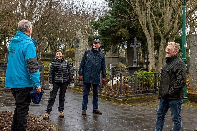 Private Combo Reykjavik Walk and Folklore Tour - Meeting at Ingólfstorg and finding your guide