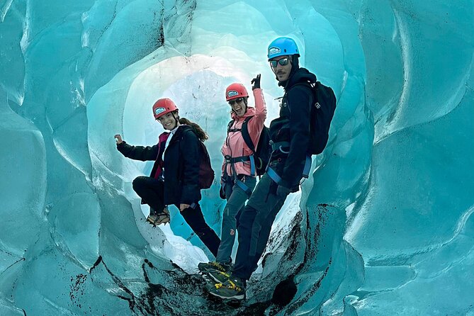 Private Extreme Encounter w/ ropes on Sólheimajökull Glacier - Safety gear and clothing that matter