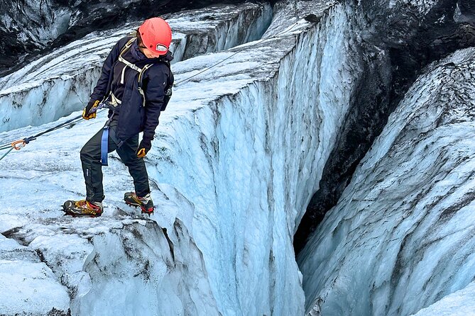 Private Extreme Encounter w/ ropes on Sólheimajökull Glacier - Meeting your guide at Sólheimajökull