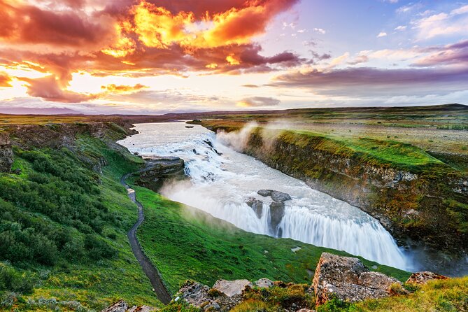 Private Golden Circle & Blue Lagoon tour - One long day, two sides of Iceland