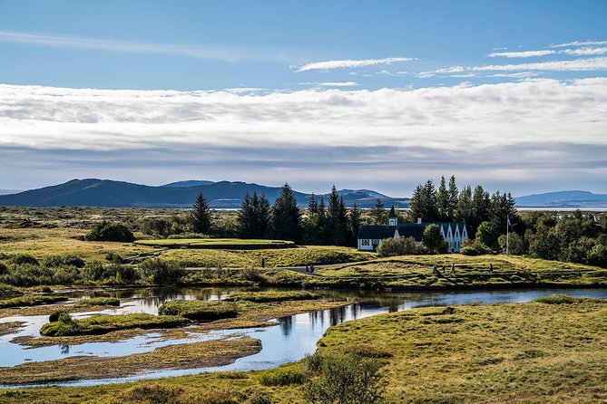 Private Golden Circle Classic Tour from Reykjavik - What the private vehicle changes