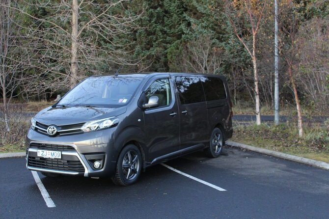 Private Keflavik Airport Transfer (Round trip) - Meeting your driver at Keflavik Airport
