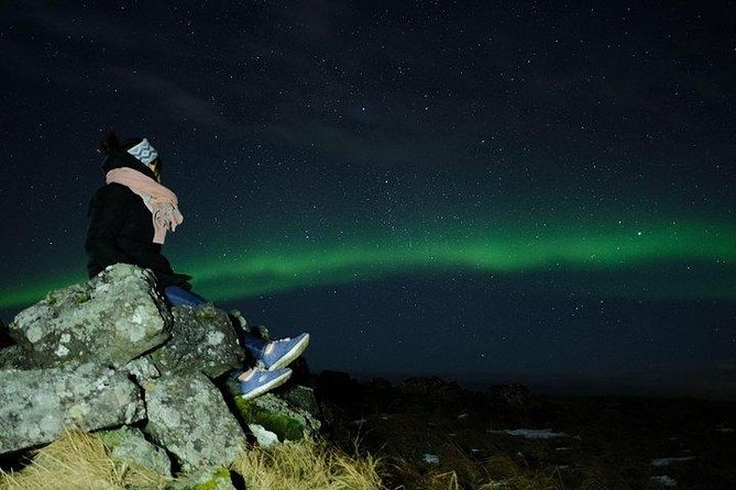 Private Northern lights with photographs - Chairs, hot chocolate, and the art of waiting