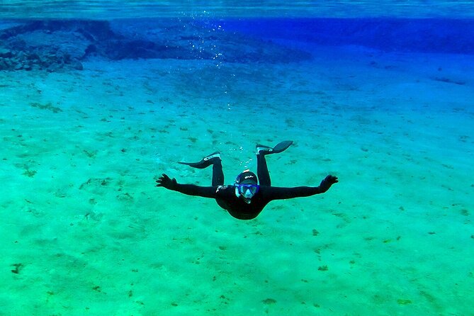 Private Silfra Snorkeling 6 p. group - Meet on Location - with Underwater Photos - The guide matters more than the scenery