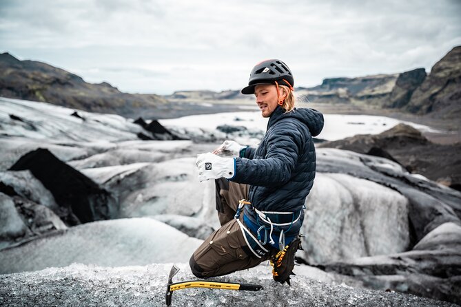 Private SOUTH COAST & Glacier Hike | Luxury 4x4 and photos inc. - Why the glacier is the heart of this South Coast day