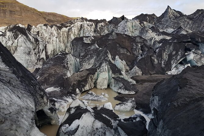 Private South Coast Tour: A Journey to Iceland’s Stunning Shore - Eyjafjallajökull and the road toward Skógafoss