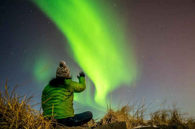 Private Super Jeep Northern lights hunt from Reykjavik - Finding a dark place beyond the bus routes