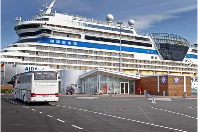 Private Transfer from Cruise Ship Port to Keflavik Int. Airport - The 45-minute ride to Keflavik Airport